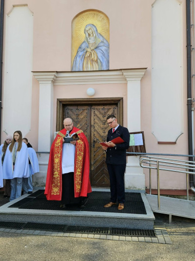 Fotorelacja z dzisiejszej Drogi Krzyżowej.