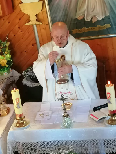 Msza święta w kaplicy w St. Gąsce.