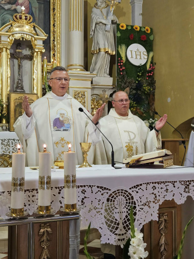 Odpust parafialny ku czci Świętej Anny.