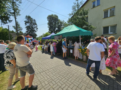 Poczęstunek przygotowany przez druhów i druhny OSP Jeleniec.