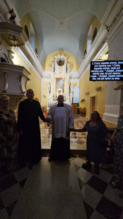 Wieczorny Apel Jasnogórski w naszym kościele.