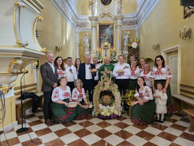 Serdecznie dziękuję mieszkańcom Kierzkowa,  za przygotowanie wieńca i koszy z chlebkami.